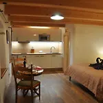 Gæstehus Petidomi 88 - Rozmberska 3*