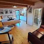 Petidomi 88 - Rozmberska 3*