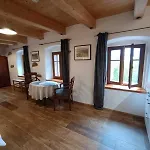 Petidomi 88 - Rozmberska 3*