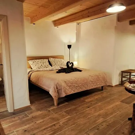 Guest house Petidomi 88 - Rozmberska *
