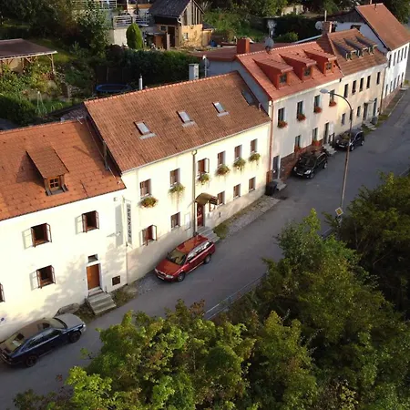 Pětidomí 88 - Rožmberská Casa de hóspedes 3*