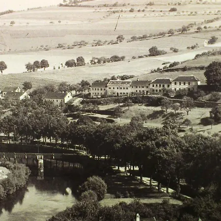 Konukevi Petidomi 88 - Rozmberska 4*