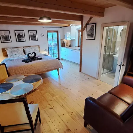 Petidomi 88 - Rozmberska 4*