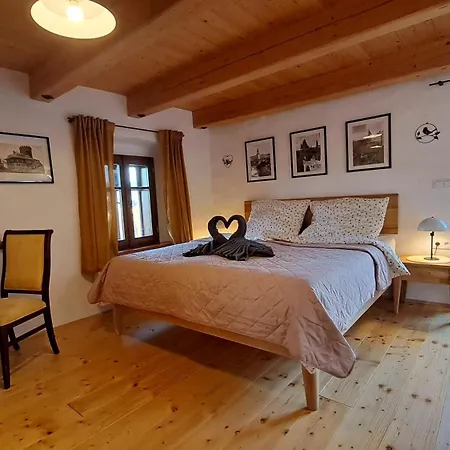 Pětidomí 88 - Rožmberská 3* Český Krumlov