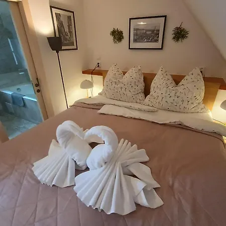 Petidomi 88 - Rozmberska Gæstehus 4*