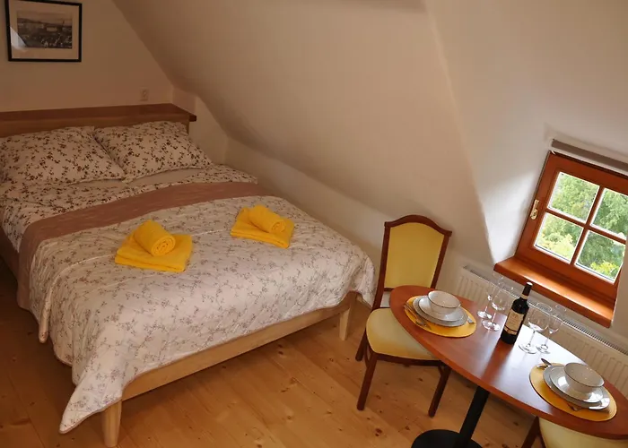 Petidomi 88 - Rozmberska Gæstehus