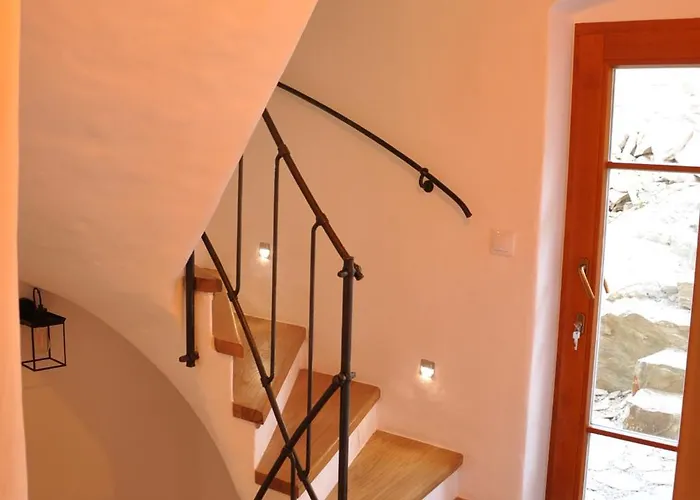 Petidomi 88 - Rozmberska 4*