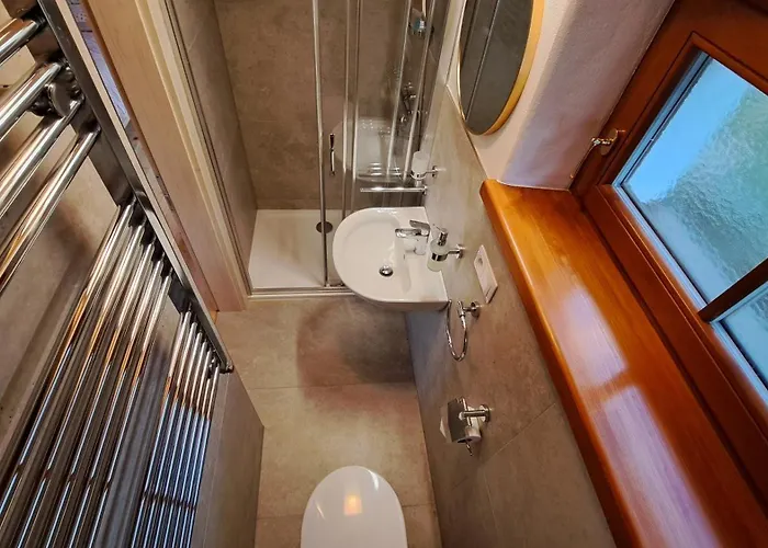 Petidomi 88 - Rozmberska 4*