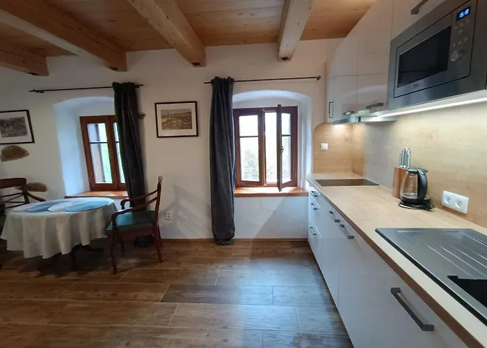 ゲストハウス Petidomi 88 - Rozmberska 4*